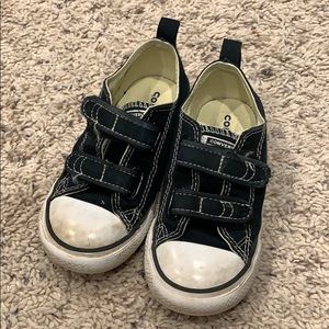 Toddler size 9 Converse